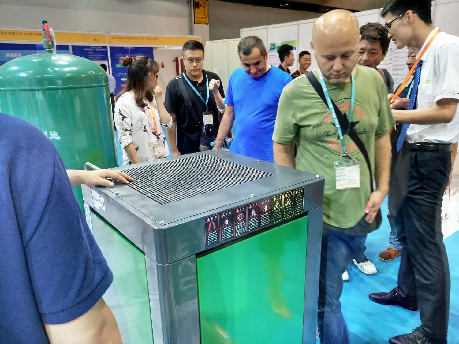 薩震節(jié)能空壓機參展