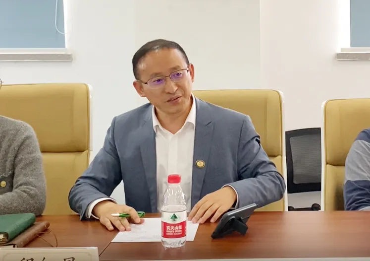 �����W(xu��)���ɽ�^(q��)ί���깤��ί�T��2024�깤�����h�ߡ������x���������Ӄxʽ���_��(ji��)�ܿՉ��C�e��