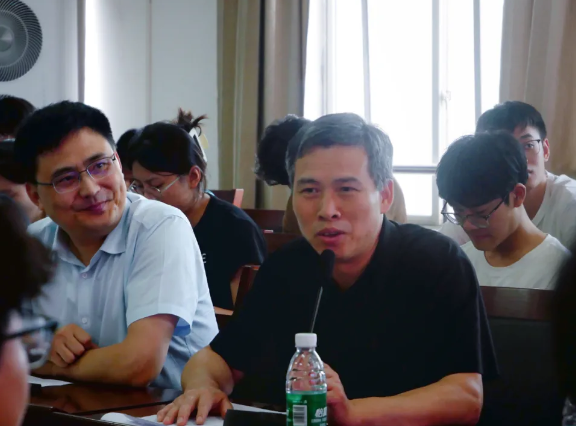 薩震節(jié)能空壓機